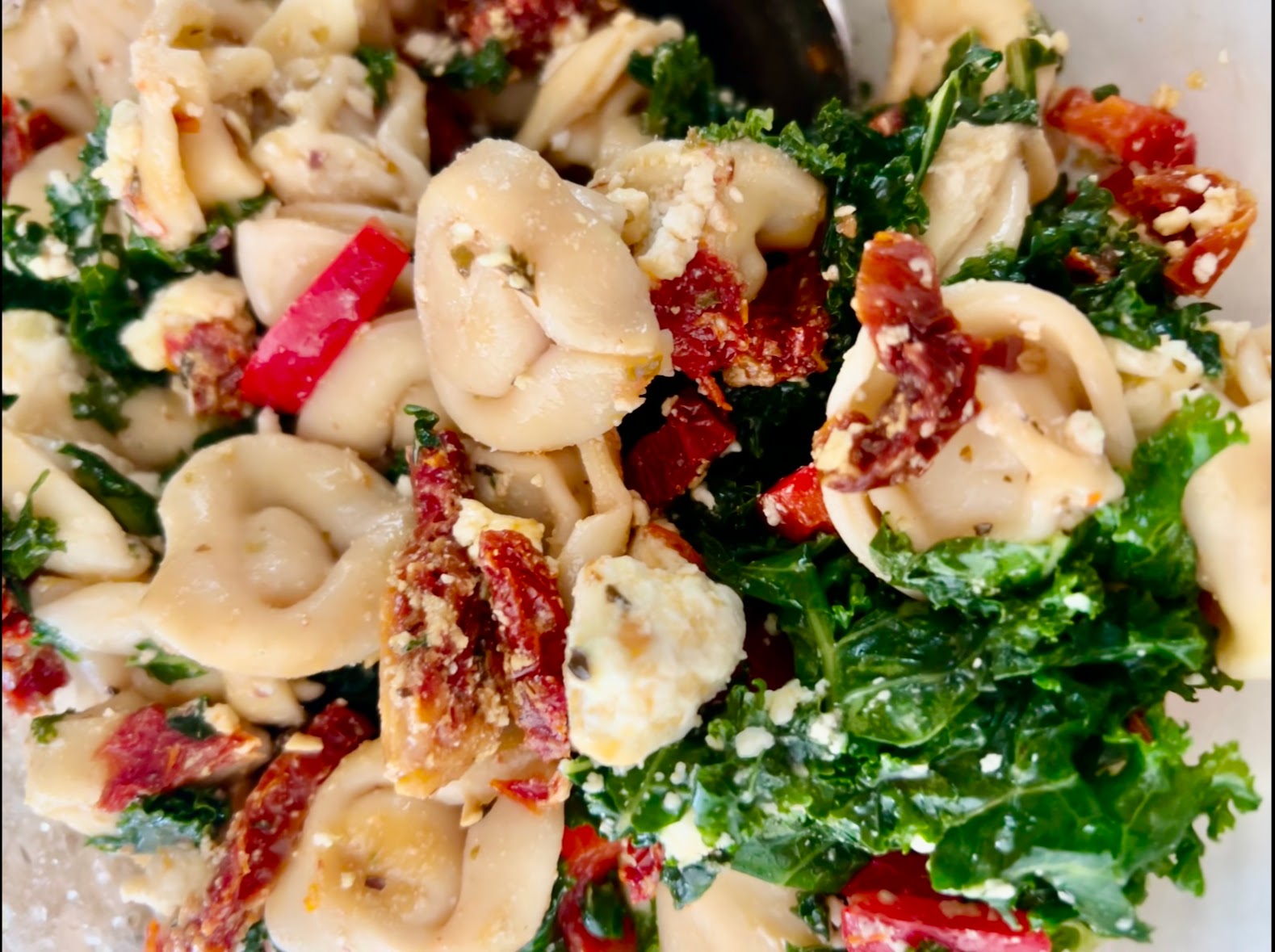 Easy Pasta Salad with Kale and Peppers